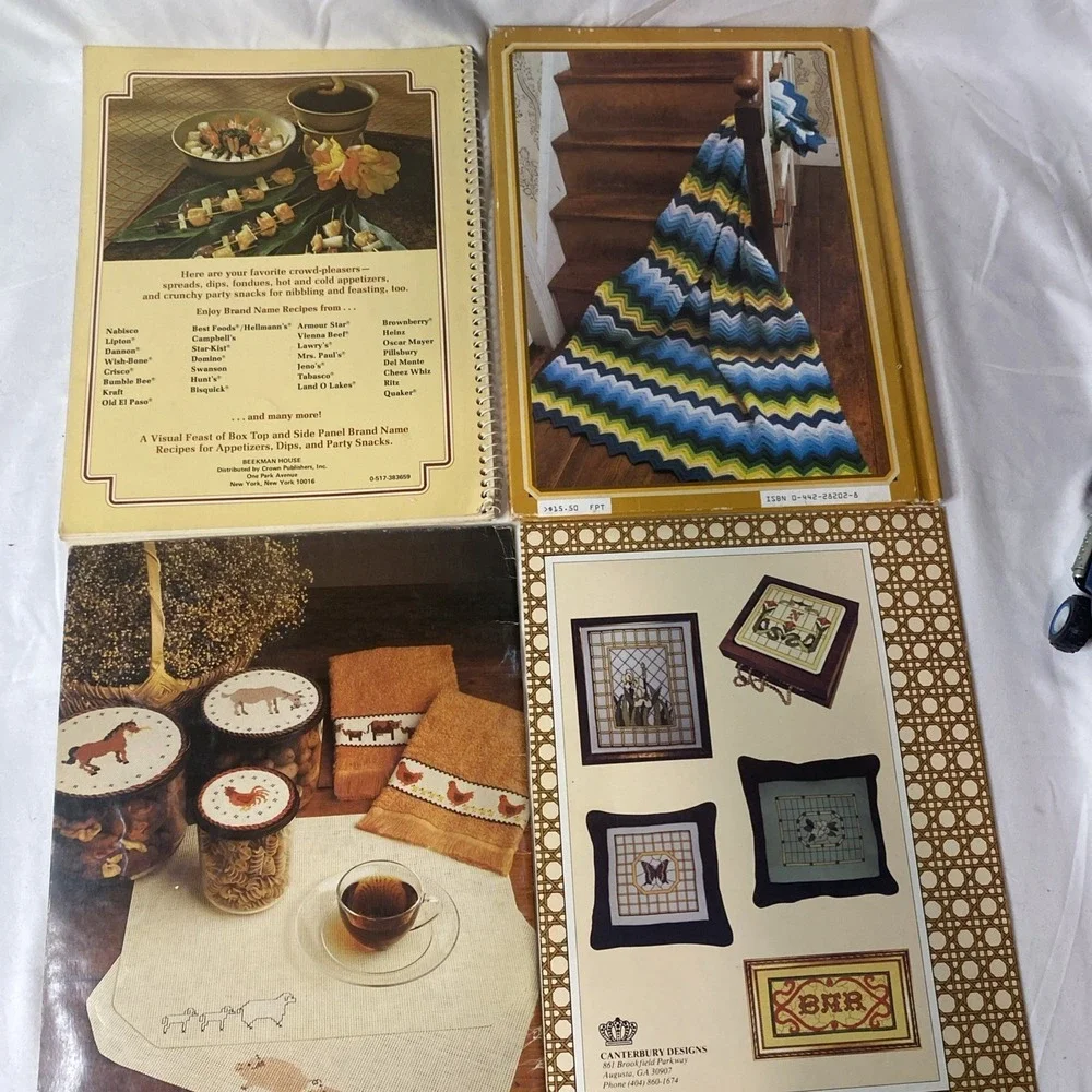 Lot Of 4 Vintage Craft Recipe Books Cross Stitch Stained Glass Quilts Afghans